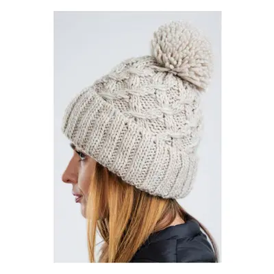 Teplá dámská čepice béžové barvy na zimu