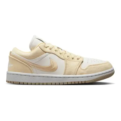 Air Jordan Low SE "Team Gold" Wmns - Dámské - Tenisky Jordan - Žluté - FN3722-701