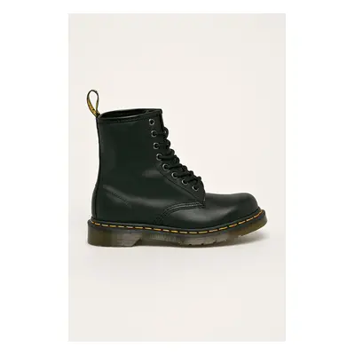 Kožené workery Dr. Martens Nappa černá barva, na plochém podpatku