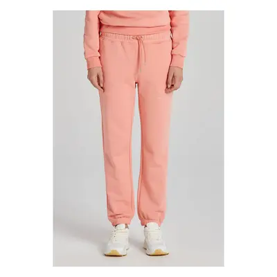 TEPLÁKY GANT REG TONAL SHIELD SWEATPANTS PEACHY PINK 89451191